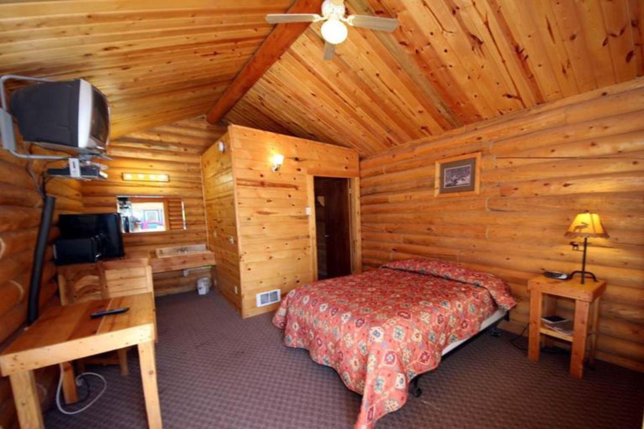 Bear Country Cabin #2 Hotel Saint Charles Exterior foto